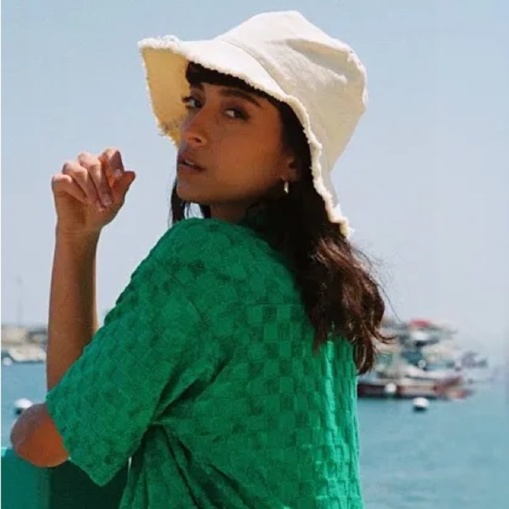 White fringe canvas bucket hat - one size
